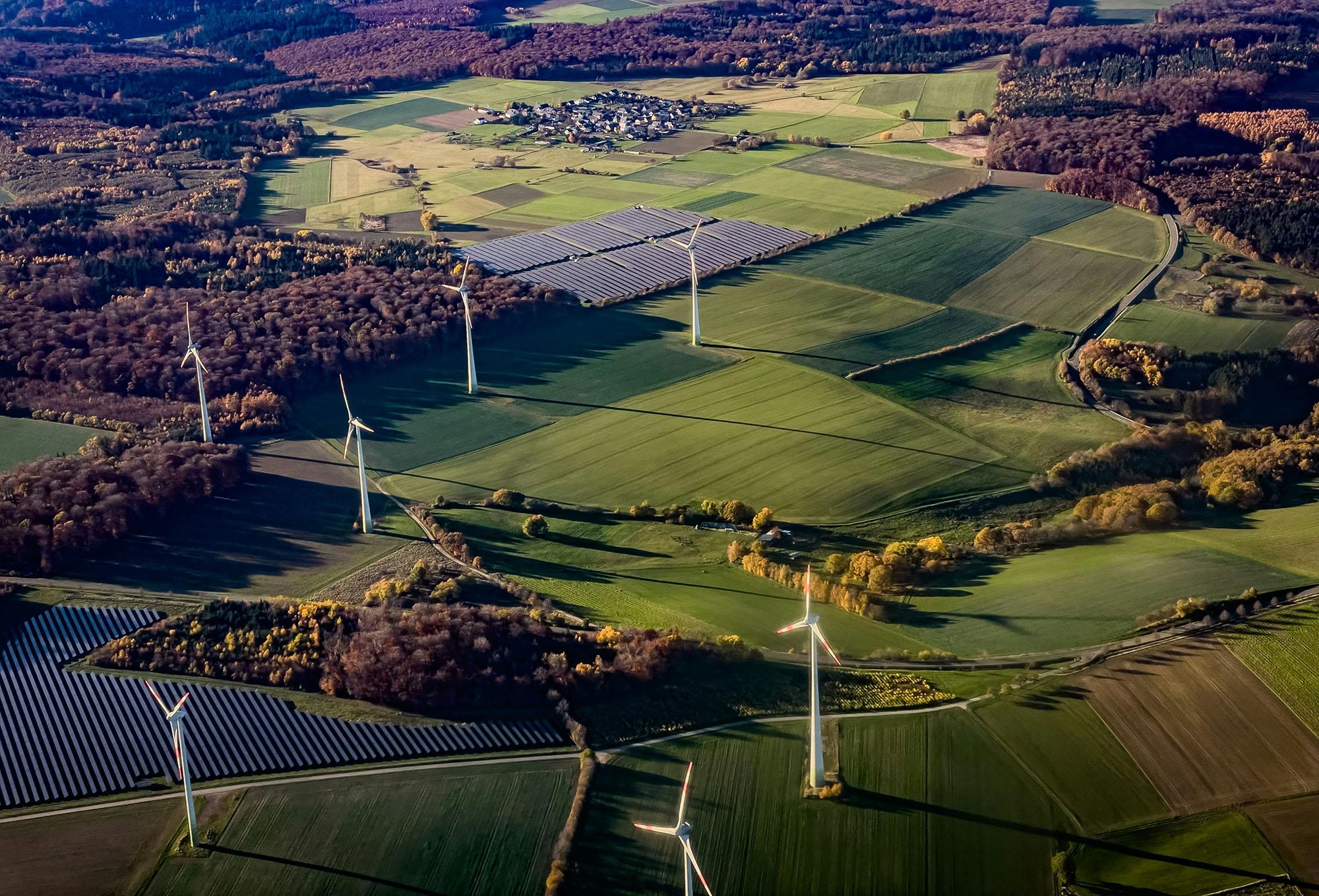 Ważne decyzje w sprawie przyszłości energetyki wiatrowej i słonecznej w Polsce